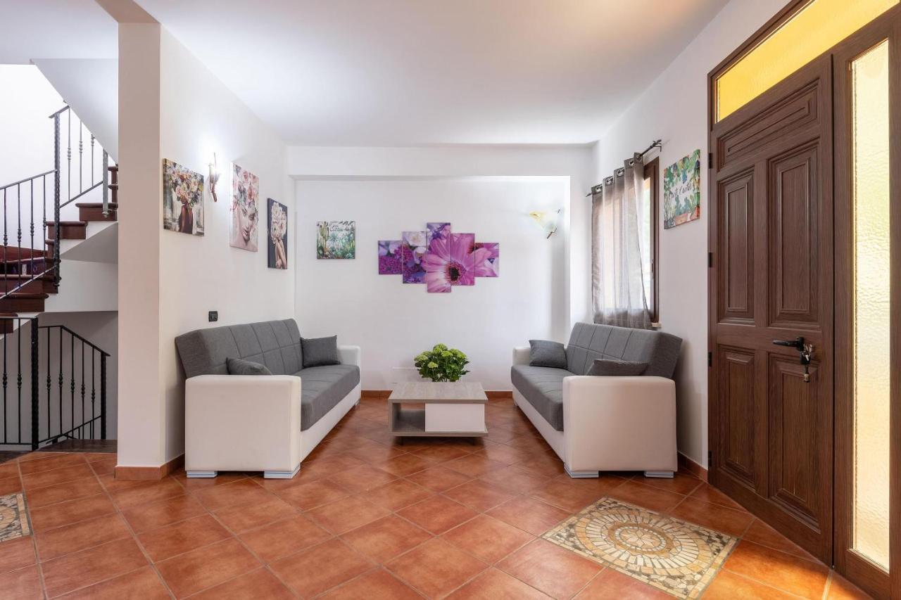 צ'יניזי Alelida Villa Con Piscina מראה חיצוני תמונה
