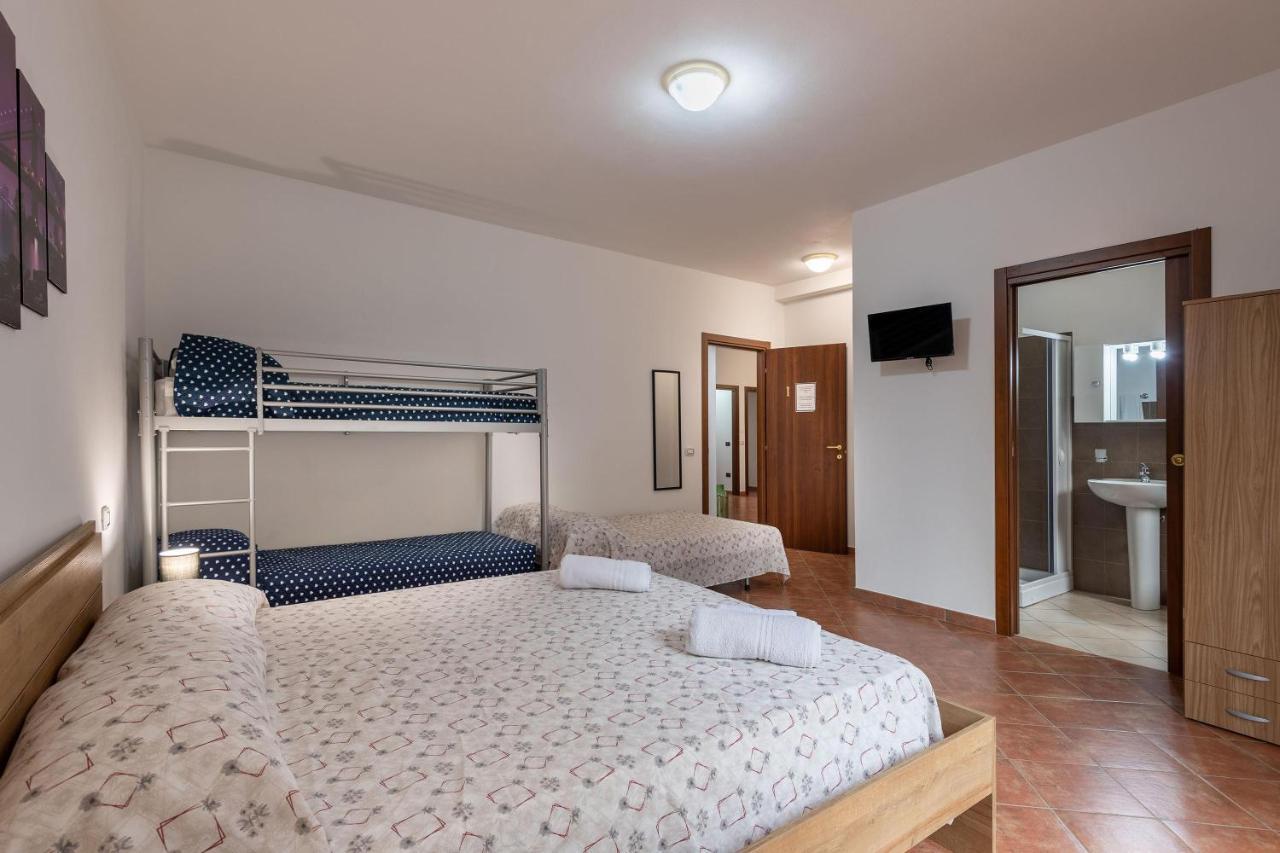 צ'יניזי Alelida Villa Con Piscina מראה חיצוני תמונה